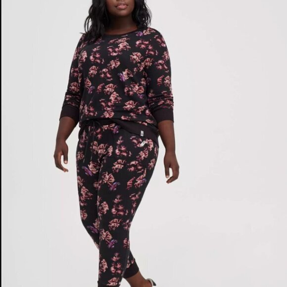 Torrid Everyday Fleece Long Sleeve Active Sweatshirt Details 3x Black floral NWT - Picture 2 of 11